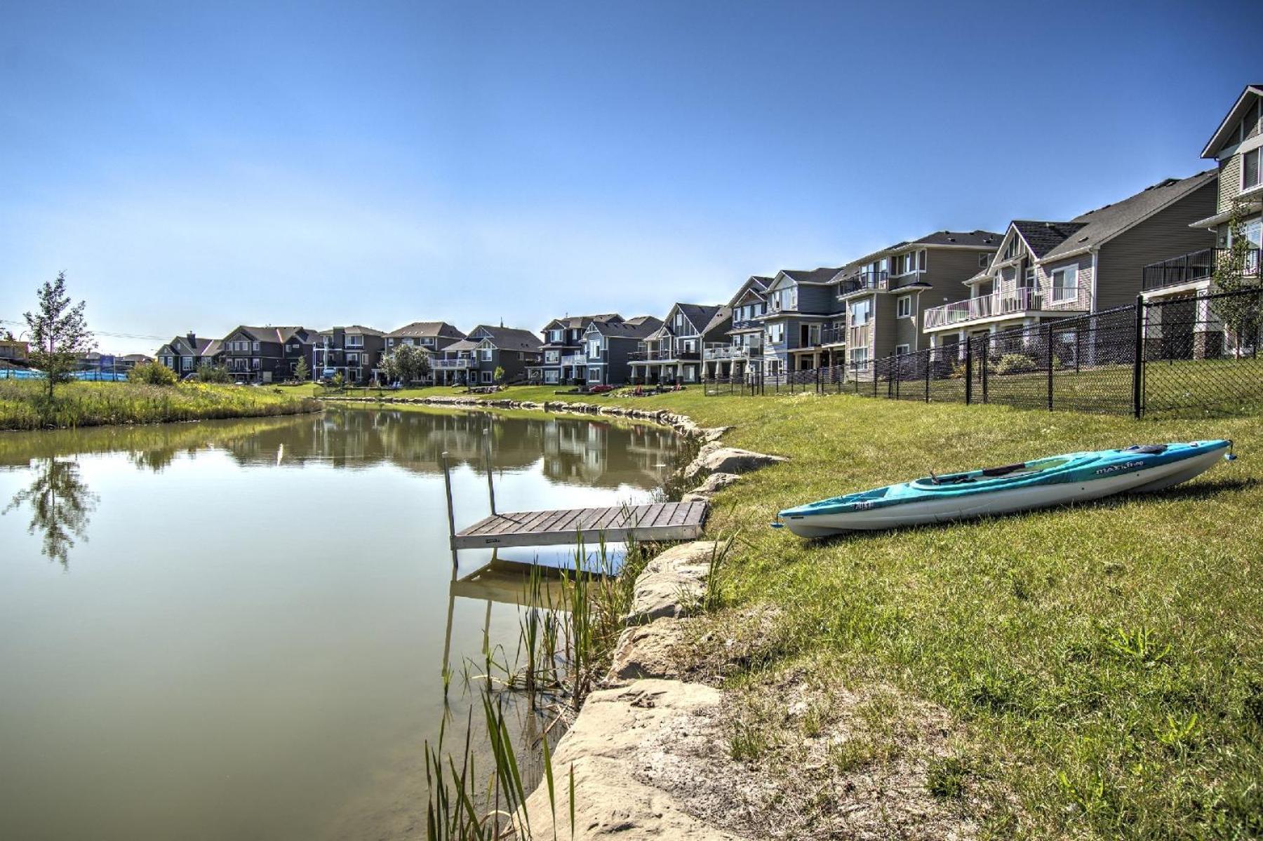 Waterfront Rest Apartment Airdrie Exterior photo