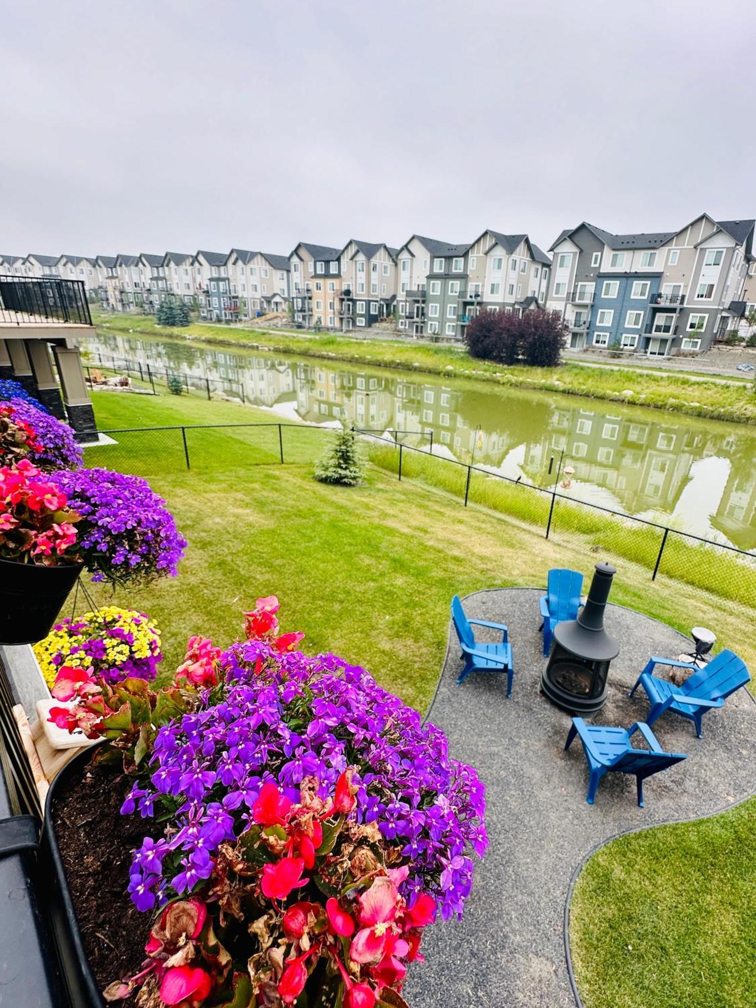 Waterfront Rest Apartment Airdrie Exterior photo